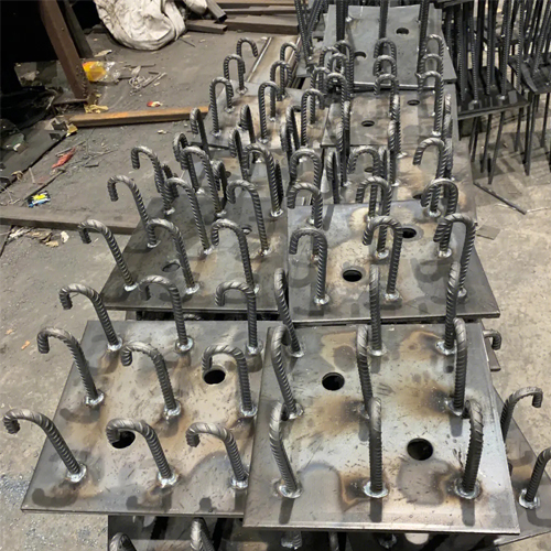 图纸中如何确定舟山预埋件的位置？